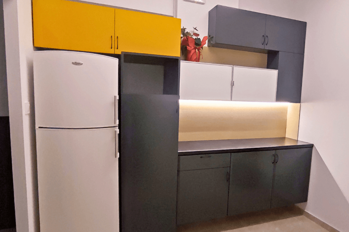 Χώρος κουζίνας στην αίθουσα εκπαίδευσης Solid Skills στην Αθήνα.